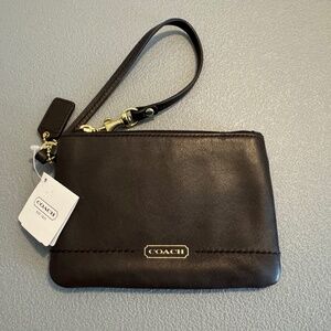 NWT- Coach  Signature Leather Wristlet- one size